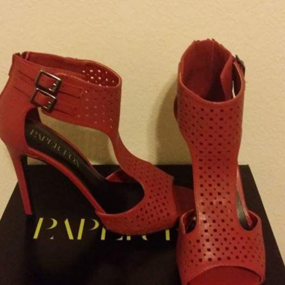 Red Heels - Picture 2 of 2